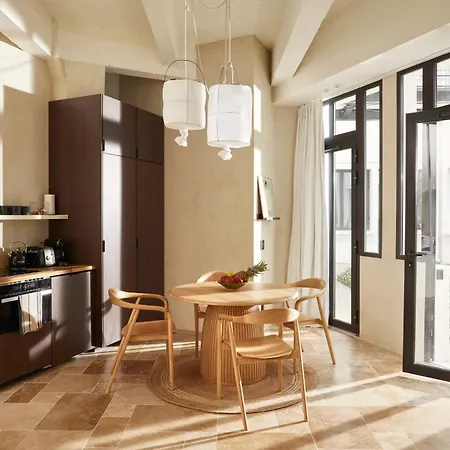 Cosy 1br With Outside Space Neighboring Le Marais